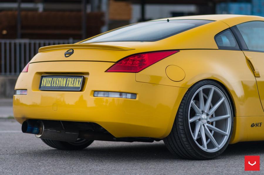 Детали экстерьера Nissan 350Z on Vossen Wheels (CVT) 2017 года  (фото 11 из 40)